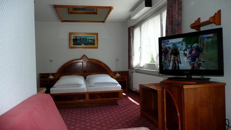 Hotel Central Brig-Glis Zimmer foto
